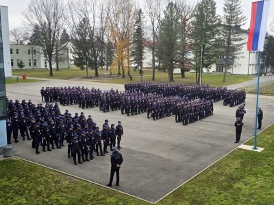 Припадници полиције Републике Српске зауставили возила и упалили ротације у знак сјећања на колегу Раденка Башића