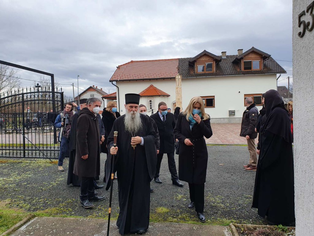 Жељка Цвијановић у посјети манастиру Јасеновац