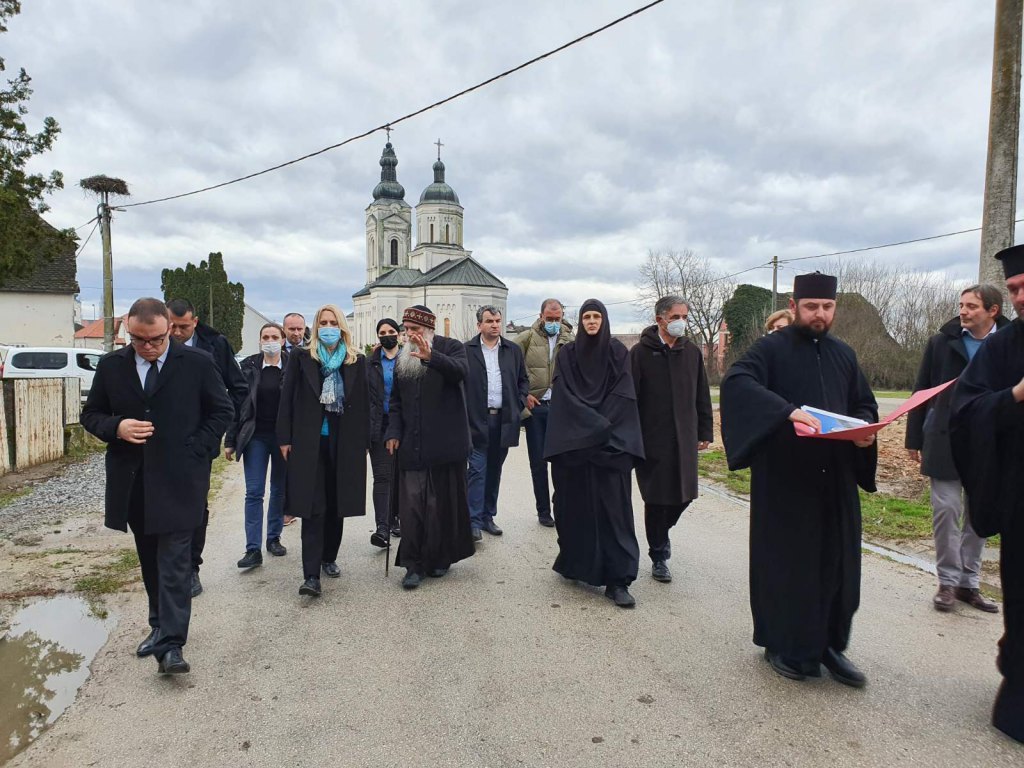 Жељка Цвијановић у посјети манастиру Јасеновац