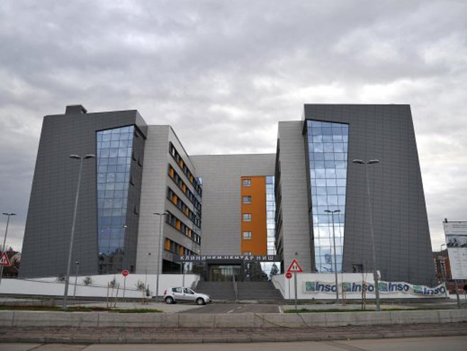 Чопор паса напао девојку у Нишу, превезена у УКЦ Ниш