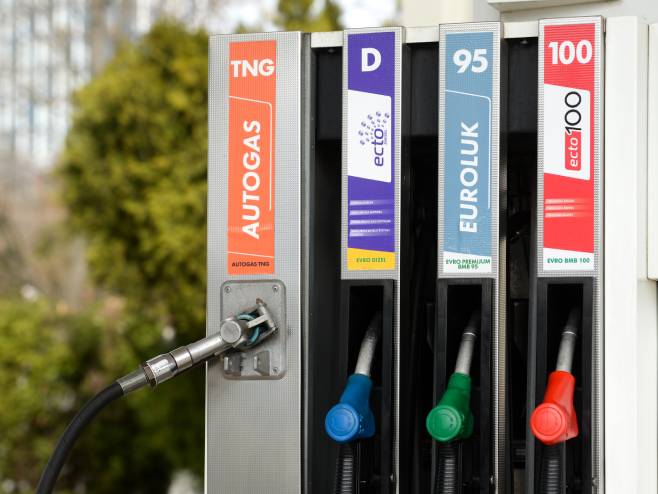 Бензинска пумпа (Фото: Танјуг/ Зоран Зестић) - 