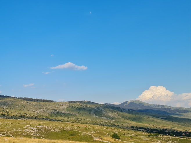 Данас топло, киша мјестимично