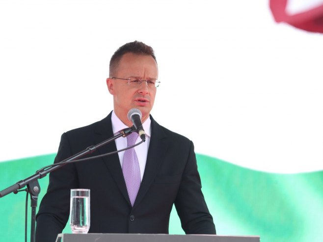 Петер Сијарто Петер Сијарто - Фото: predsjednikrs.rs/Borislav Zdrinja