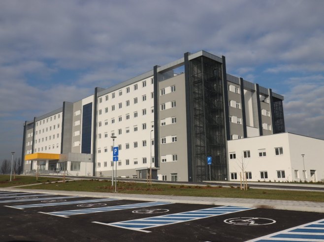 Два лица задржана на лијечењу након судара четири возила код Дервенте