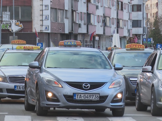 Такси возила у Бањалуци - Фото: РТРС