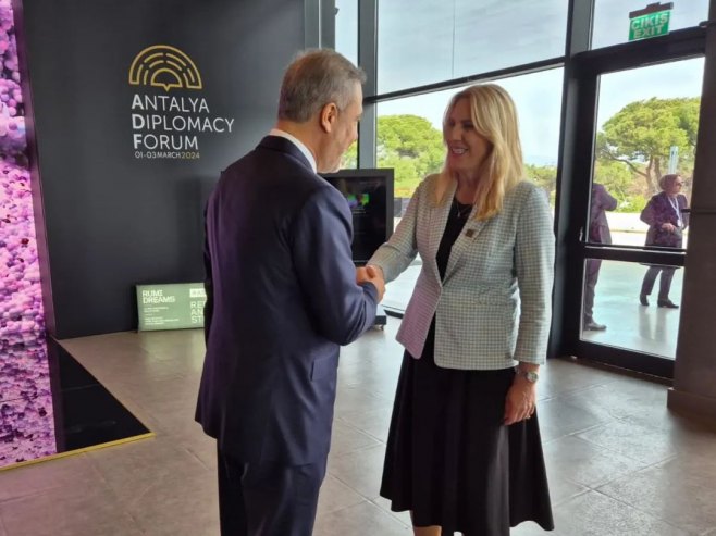 Жељка Цвијановић и Хакан Фидан (фото: instagram.com/zeljka.cvijanovic/АРХИВ) - 