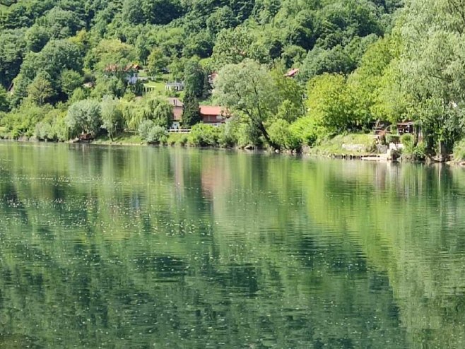 У понедјељак топло и сунчано, уз постепено наоблачење (ВИДЕО)