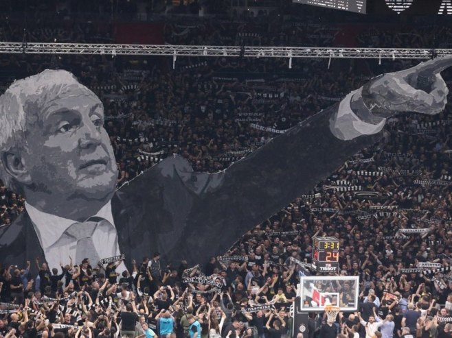 Навијачи Партизана (фото: архива/EPA-EFE/ANDREJ CUKIC) Навијачи Партизана (фото: архива/EPA-EFE/ANDREJ CUKIC) -