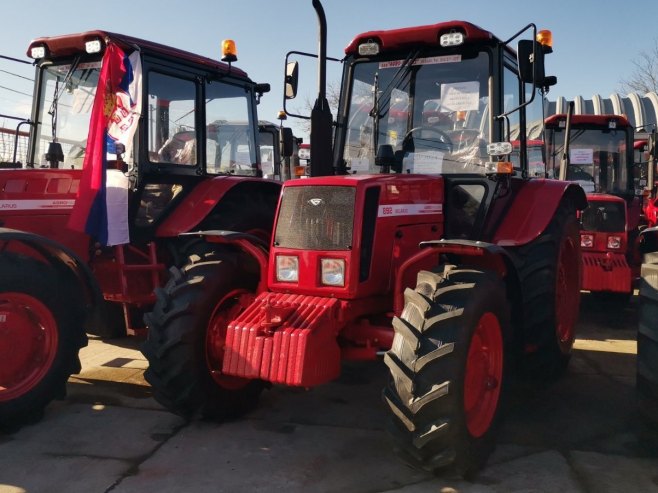 Трактори Трактори - Фото: РТРС