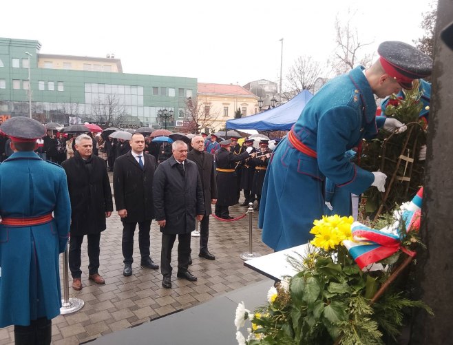 Полагање вијенаца Брчко - Фото: РТРС