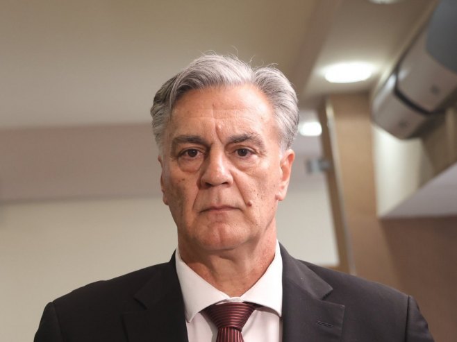 Синиша Каран Синиша Каран - Фото: predsjednikrs.rs/Borislav Zdrinja