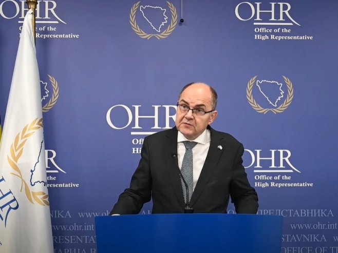 Шмит дао интервју њемачком новинару па покушао да спријечи објаву текста