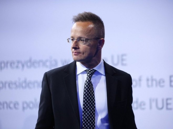 Петер Сијарто (Фото: EPA/Leszek Szymanski) Петер Сијарто (Фото: EPA/Leszek Szymanski) -