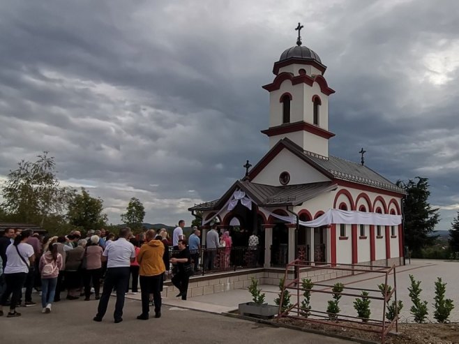 У бањалучком насељу Куљани освештан храм Свете Тројице У бањалучком насељу Куљани освештан храм Свете Тројице - Фото: РТРС