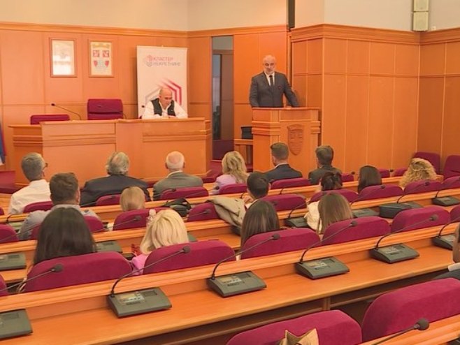 Удружење посредника у промету некретнина Удружење посредника у промету некретнина - Фото: РТРС