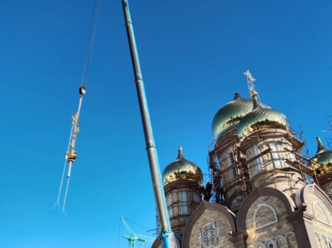 Постављање крстова на српско-руски храм у Бањалуци Постављање крстова на српско-руски храм у Бањалуци - Фото: РТРС