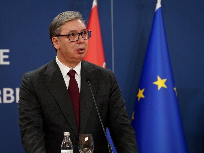 Вучић: Никад нисам носио снајпер, нити сам чуо за "сафари"