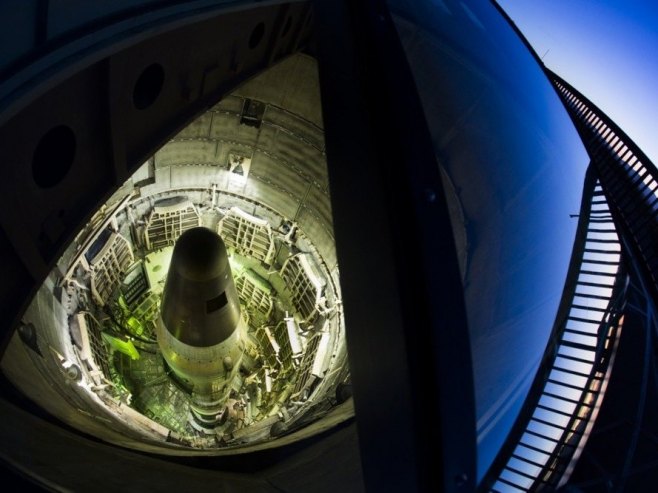 Нуклеарна ракета (фото: EPA/JIM LO SCALZO - илустрација) - 