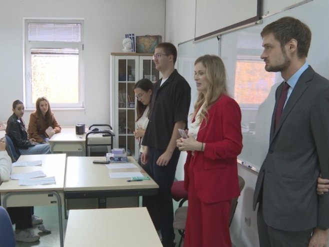 Манифестација "Јесен са Јесењином" Манифестација "Јесен са Јесењином" - Фото: РТРС