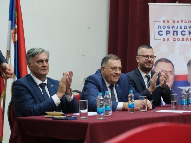 СНСД - разговор са грађанима у Модричи (фото: banjaluka.net/aleksandarstupar) - 