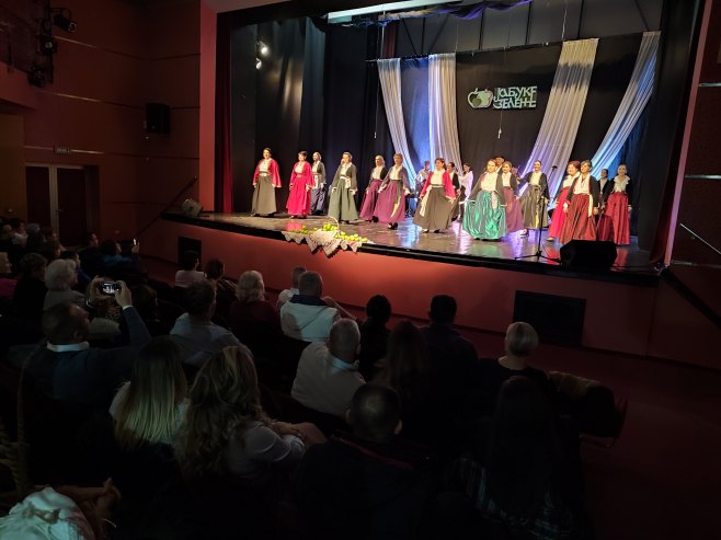 Градишка - Фестивал ветеранских фолклорних ансамбала - Фото: СРНА