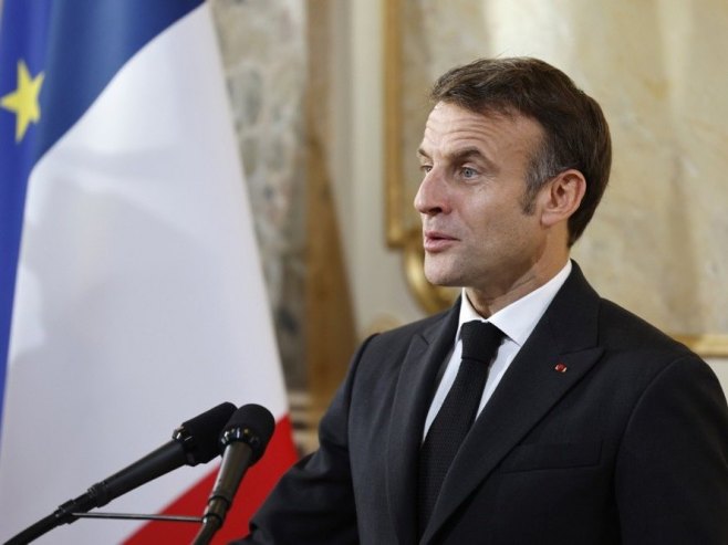 Емануел Макрон (фото: EPA/PETER KLAUNZER) - 