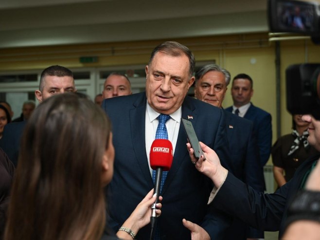 Милорад Додик у Мркоњић Граду (фото: banjaluka.net/aleksandarstupar) Милорад Додик у Мркоњић Граду (фото: banjaluka.net/aleksandarstupar) -