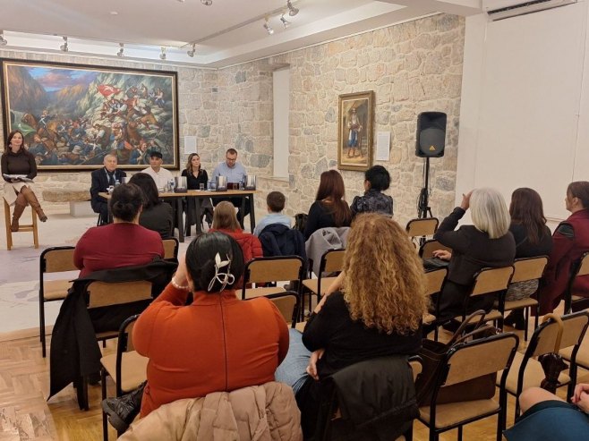 Промоција књиге у Требињу Промоција књиге у Требињу - Фото: РТРС