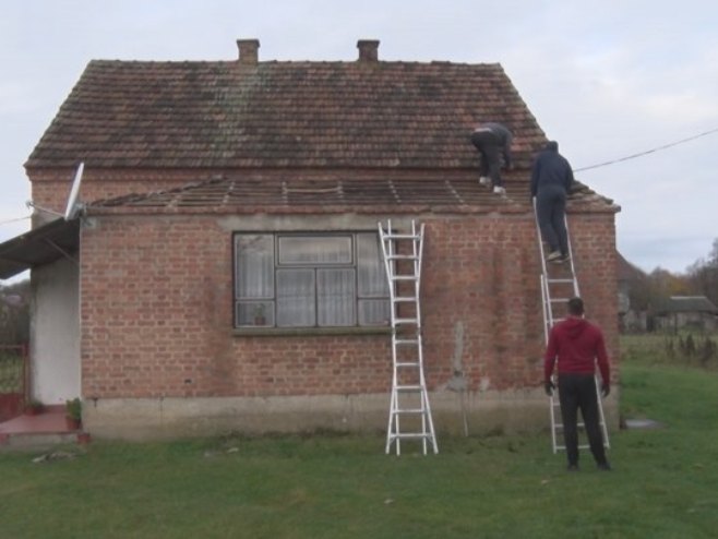 Жандармерија гради кућу колегици из МУП-а - Фото: РТРС