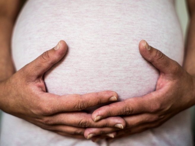 Трудница (фото: EPA/ZOLTAN BALOGH - илустрација) Трудница (фото: EPA/ZOLTAN BALOGH - илустрација) -