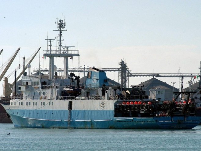 Теретни брод (фото: EPA/Francisco Martín - илустрација) - 