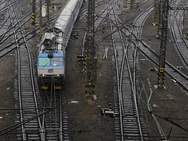 Чешка-воз (Фото: EPA/FILIP SINGER, илустрација) - 