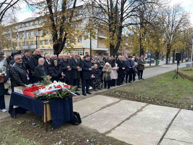 Полагање вијенаца, Приједор Полагање вијенаца, Приједор - Фото: РТРС