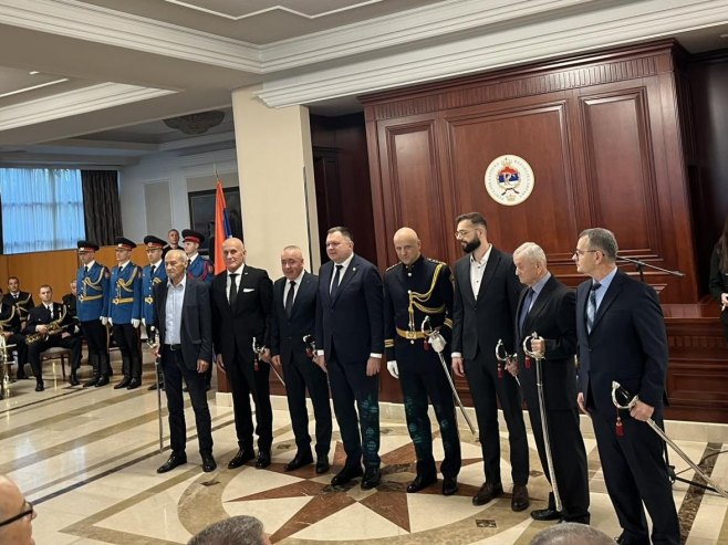 Додјела официрских сабљи Додјела официрских сабљи - Фото: РТРС