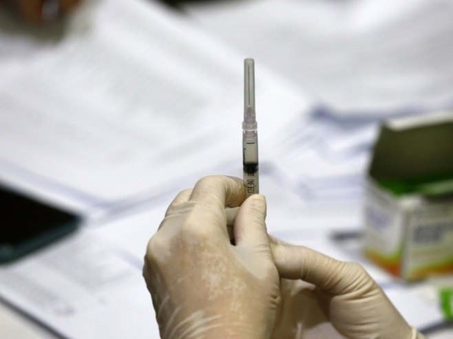 Вакцинација (фото: EPA/HOTLI SIMANJUNTAK) - 