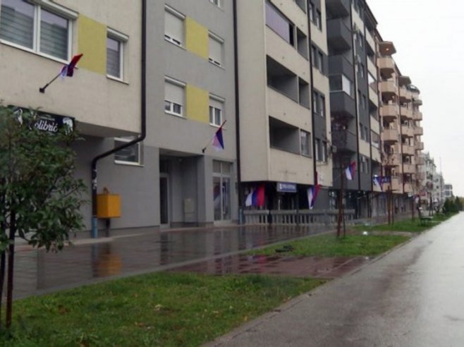 Источно Сарајево: Заставе Српске и Србије поносно се вијоре (ВИДЕО)