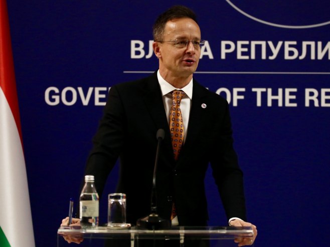 Петер Сијарто (фото: TANJUG/ DEJAN ŽIVANČEVIĆ) - 