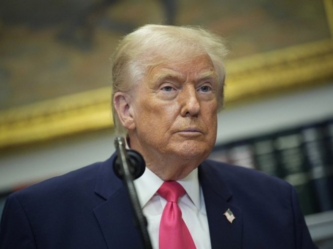 Доналд Трамп (Фото: EPA/YURI GRIPAS / POOL) - 