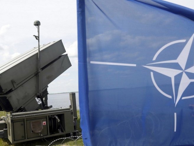 НАТО (фото: EPA/TOMS KALNINS) - 
