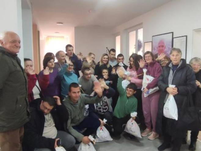 Пакетици за дјецу на КиМ - Фото: Уступљена фотографија