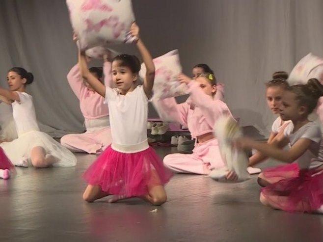 Дјечија представа Дјечија представа - Фото: РТРС