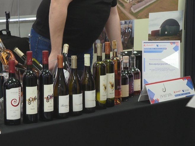 Фестивал домаћих вина, ракије и хране – ВРХ 2025. Фестивал домаћих вина, ракије и хране – ВРХ 2025. - Фото: РТРС