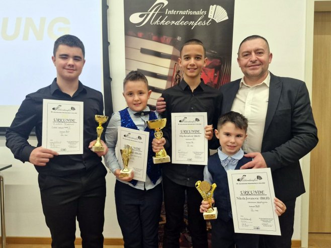 Ученици Музичке школе "Корнелије Станковић" из Бијељине - Фото: СРНА