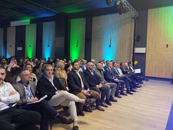 Симпозијум "Дигитална /р/еволуција" Симпозијум "Дигитална /р/еволуција" - Фото: СРНА