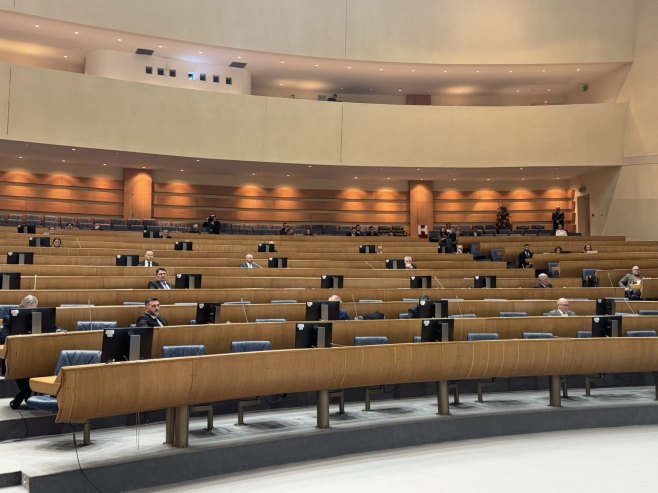 Клуб посланика СНСД-а: Удружења исправљају политичку неспособност "тројке"