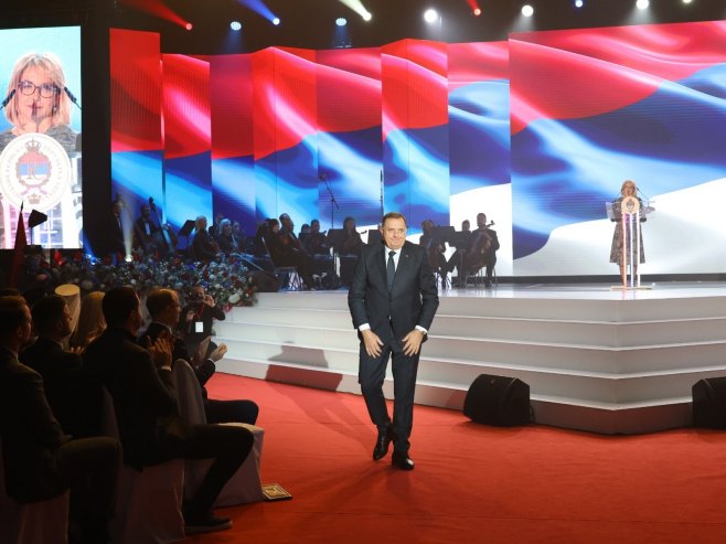 Милорад Додик и Ана Тришић Бабић - Фото: ZIPAPHOTO/Borislav Zdrinja