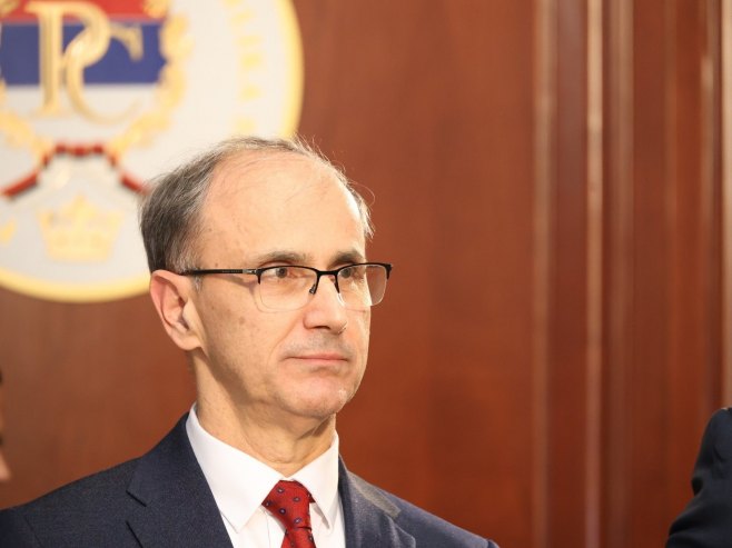 Мацут: Стабилна макроекономија и цијене, а просјечна јануарска плата 1.009 евра