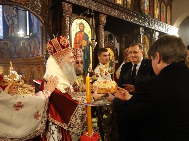 Света архијерејска литургија Света архијерејска литургија - Фото: ZIPAPHOTO/Borislav Zdrinja