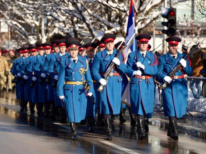 Свечани дефиле поводом Дана Републике - Фото: Уступљена фотографија