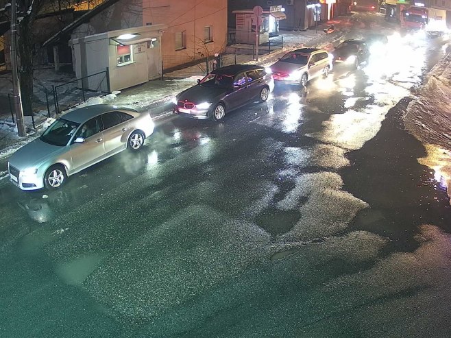 Гранични прелаз Градишка (фото: ams-rs) Гранични прелаз Градишка (фото: ams-rs) -